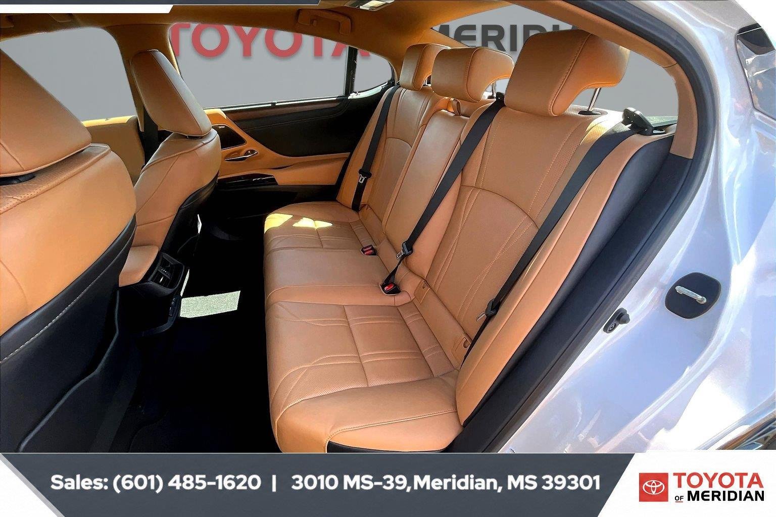Used 2024 Eminent White Pearl Lexus ES 350 Ultra Luxury image 19