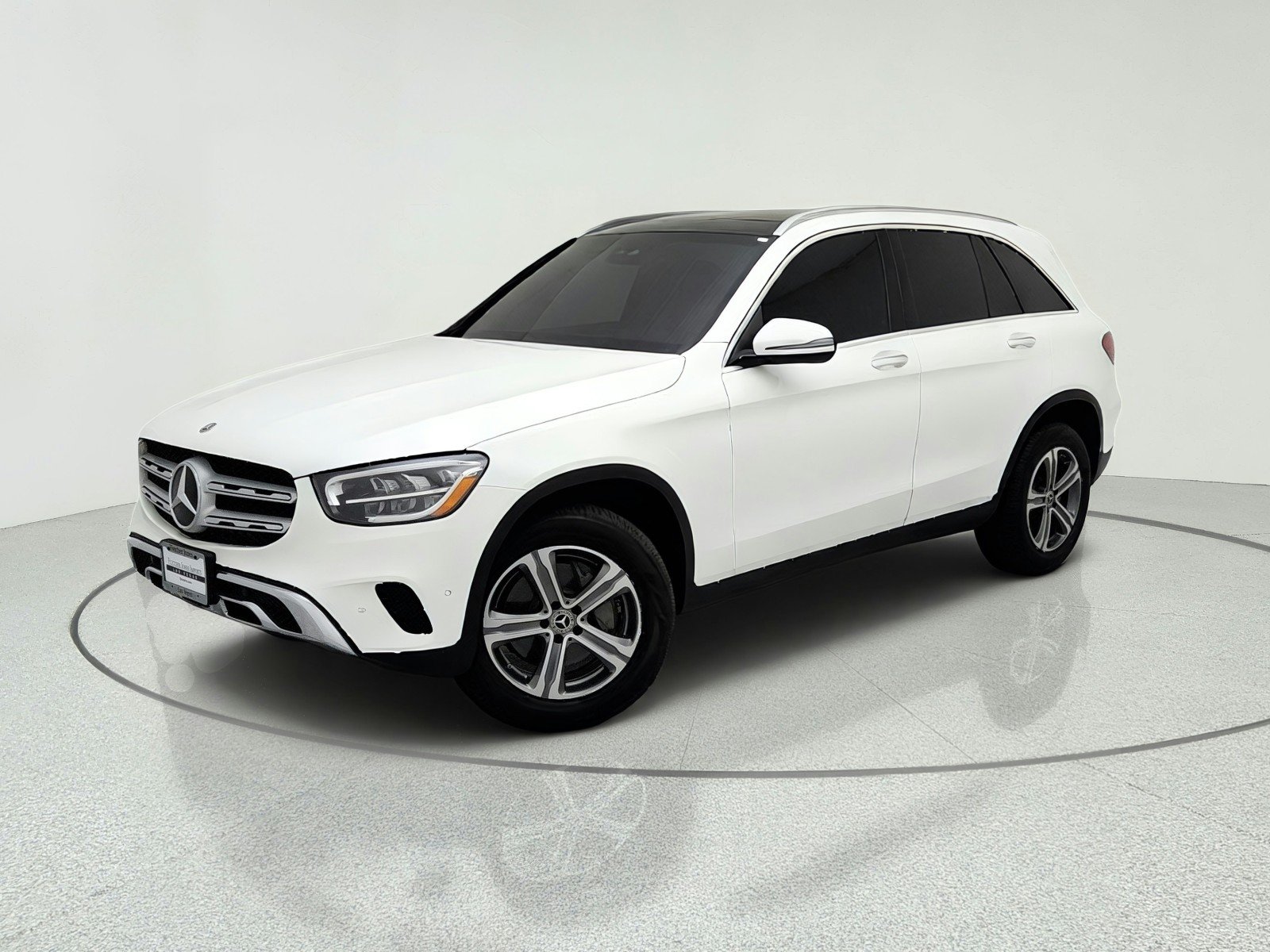 Certified Used 2022 Polar White Mercedes-Benz GLC 300 image 1