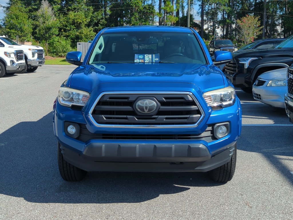 Used 2018 Blue Toyota SR5 image 7