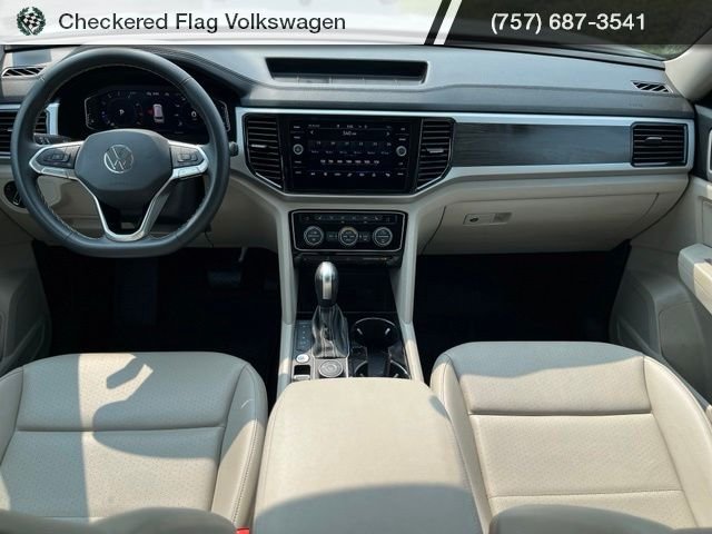 Used 2023 Pure White Volkswagen 3.6L V6 SE w/Technology image 28