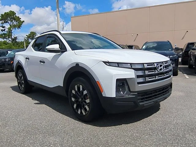 Used 2025 White Hyundai SEL image 3