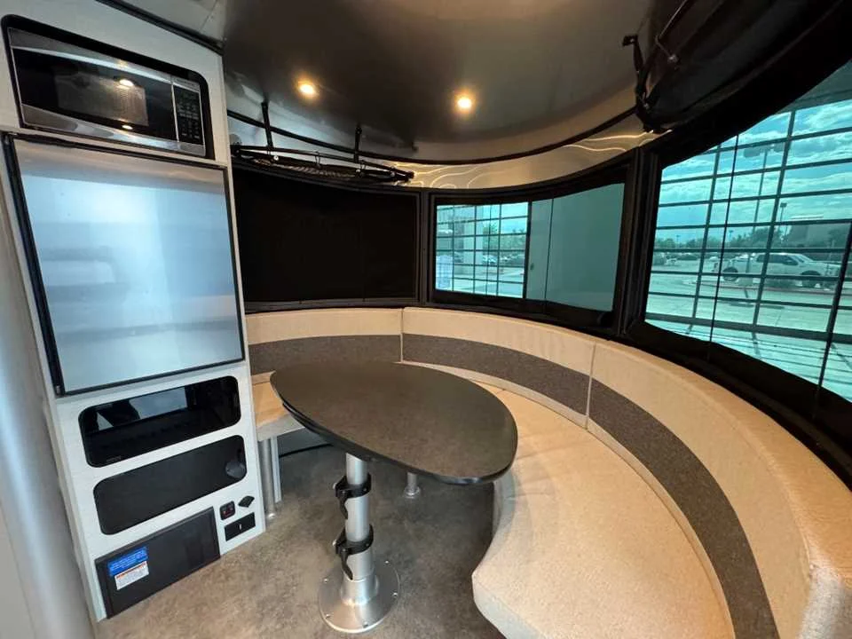 Used 2026 SILVER AIRSTREAM  image 7