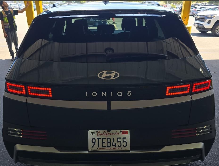 Used 2025 Green Hyundai SEL image 5