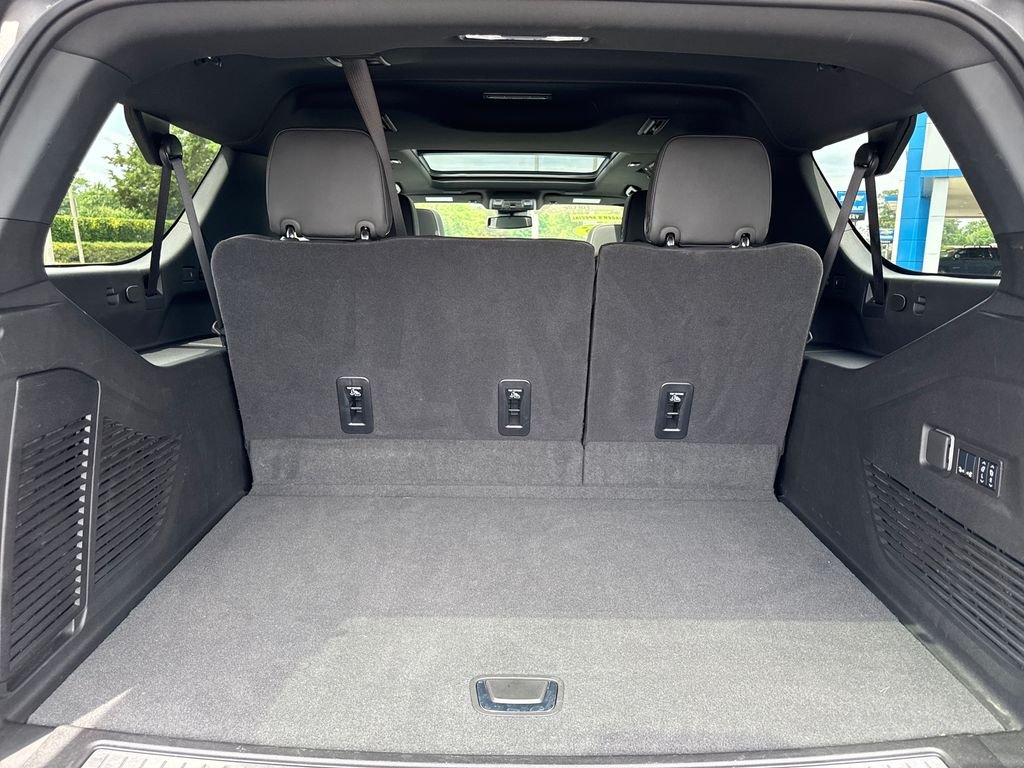 Used 2025 Gray Chevrolet Premier image 26
