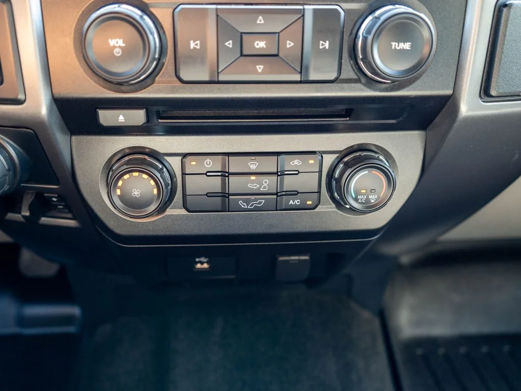 Used 2018 White Ford XLT image 25