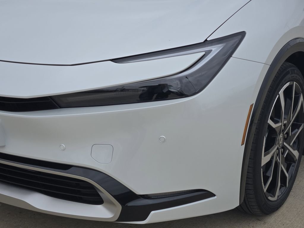 2026 Toyota Prius Plug-in Hybrid XSE - Photo 6
