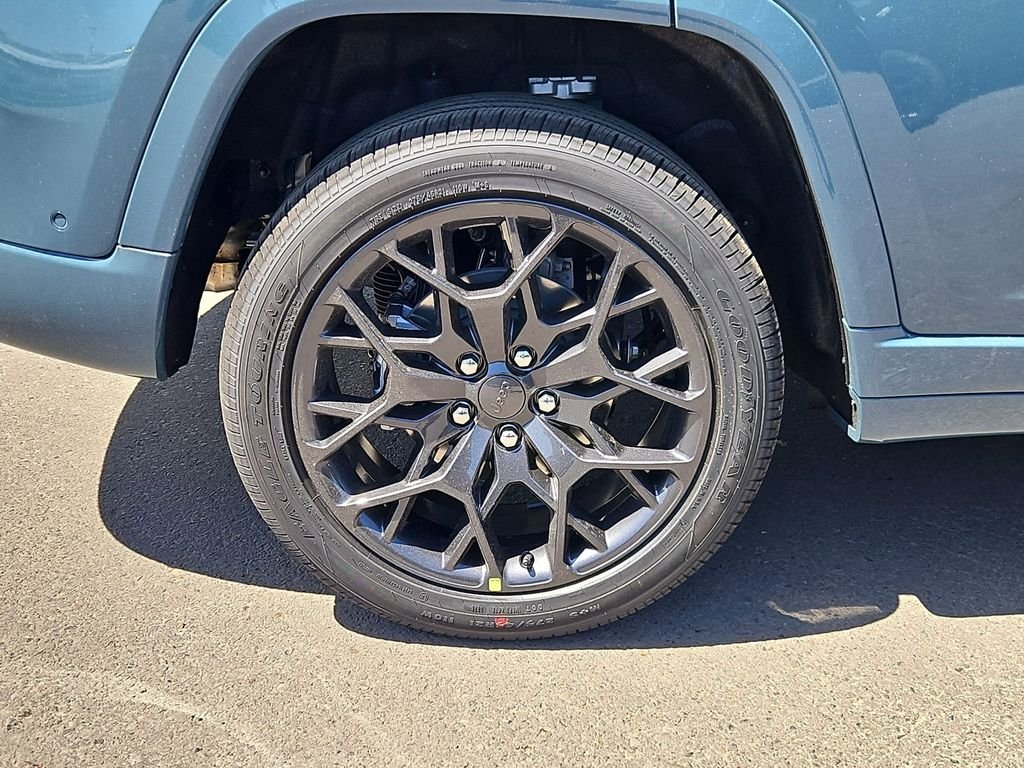 New 2026 Steel Blue Exterior Paint Jeep Summit image 9