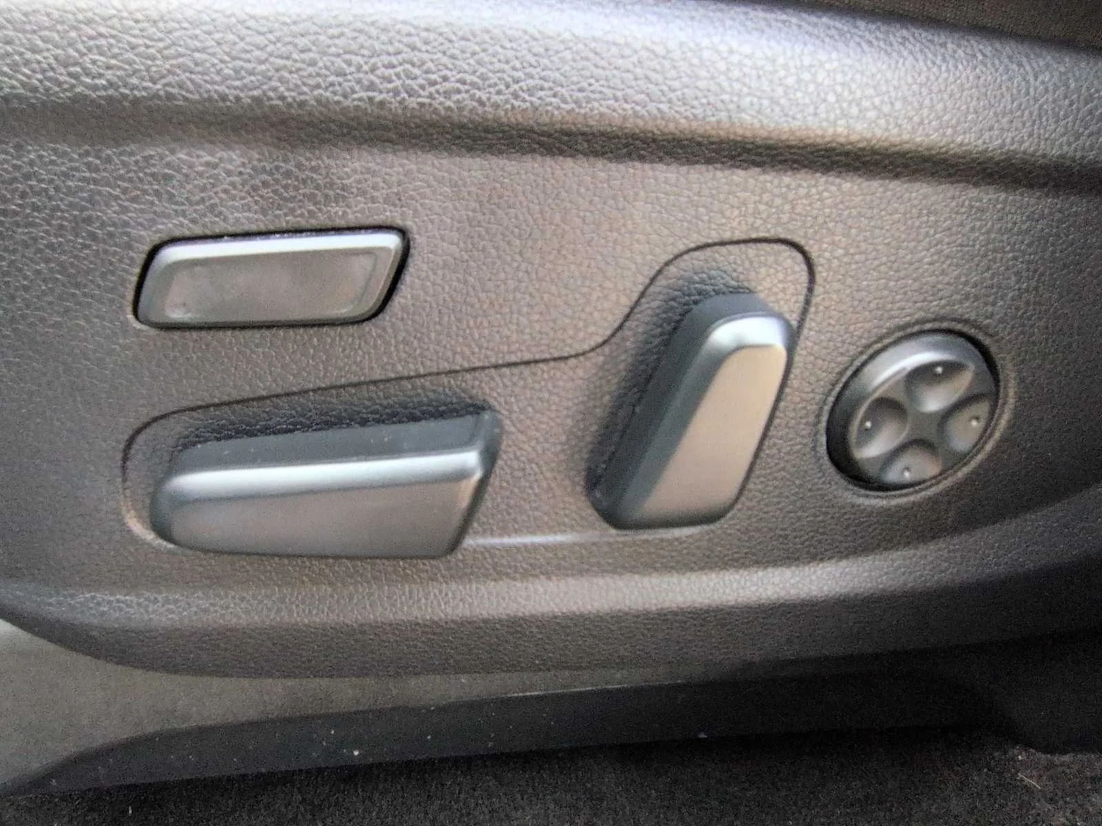 Used 2022 White Hyundai Calligraphy image 18