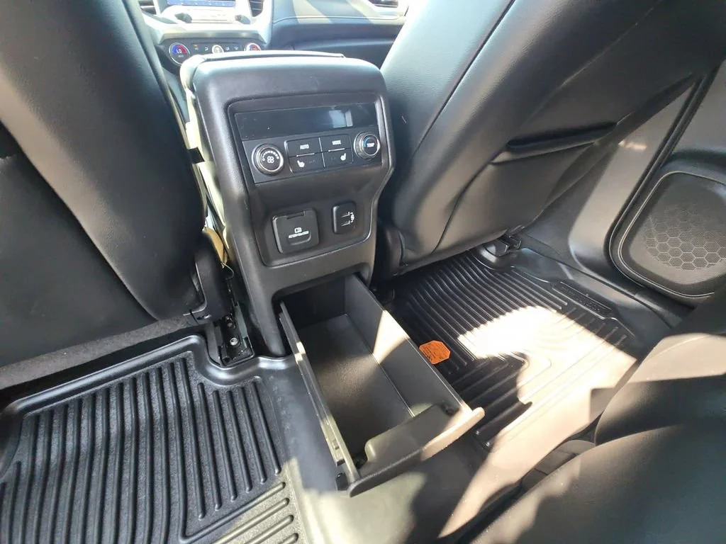 Used 2017 QUICKSILVER METALLIC GMC SLT image 28