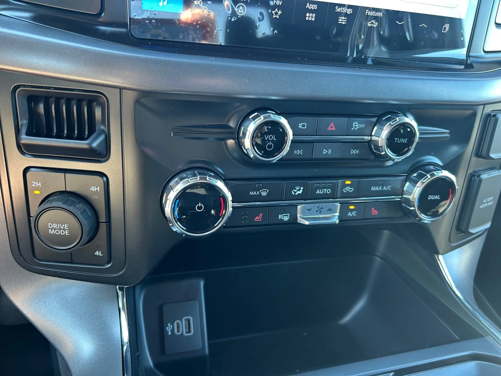 New 2026 Carbonized Grey Metallic Ford XLT image 22