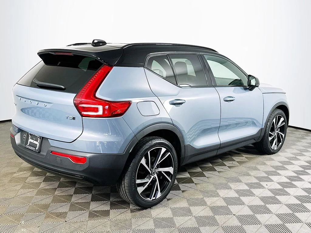 Used 2021 Gray Metallic Volvo R-Design image 5