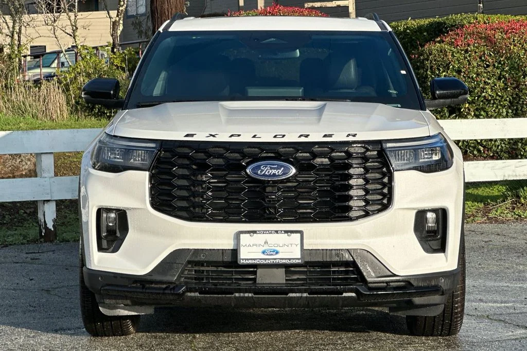 New 2026 White Metallic Ford ST-Line image 9