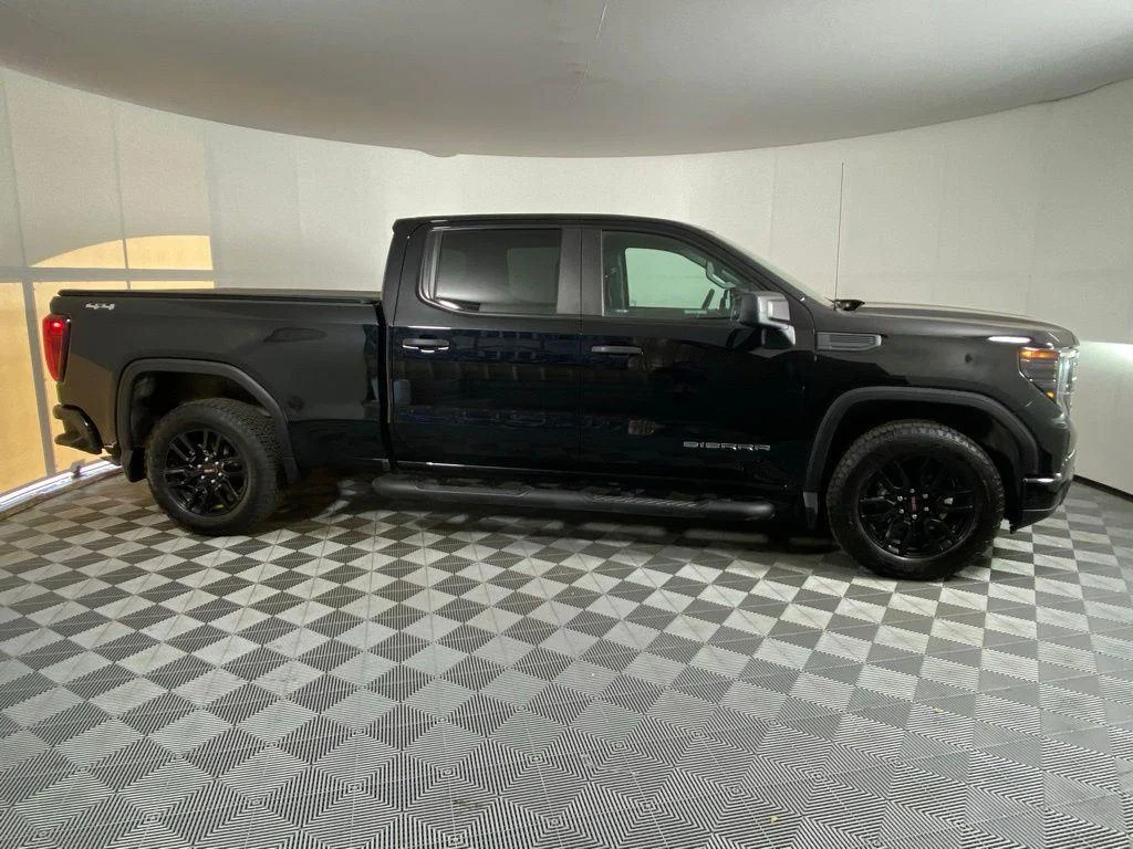 Used 2024 Onyx Black Gmc Pro image 3
