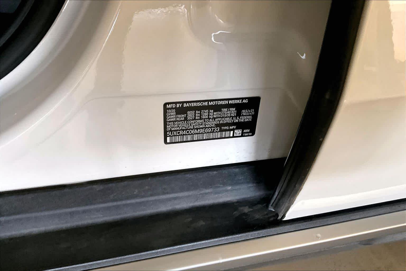Used 2021 Mineral White Metallic BMW sDrive40i image 32