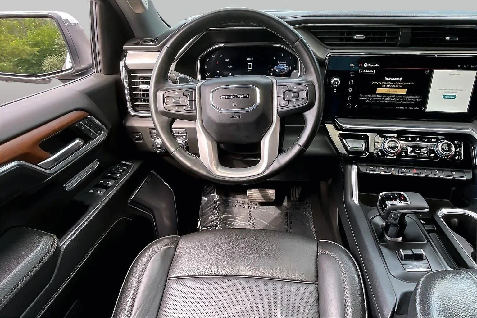 Used 2023 White Frost Tricoat GMC Denali image 6