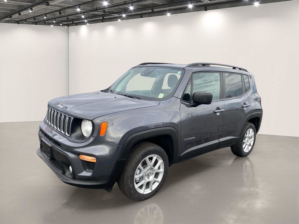 Certified Used 2023 Graphite Gray Jeep Latitude image 3