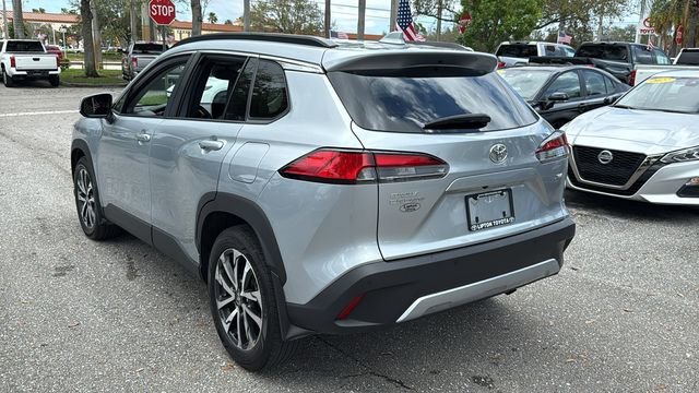 2024 Toyota Corolla Cross XLE - Photo 5