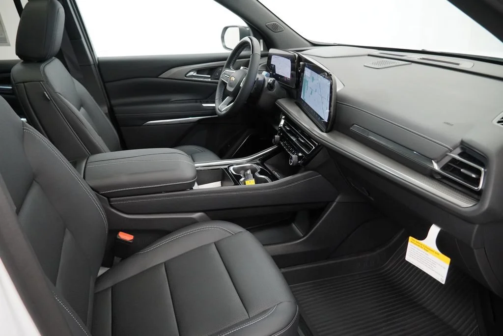 New 2027 Summit White Chevrolet LT image 31