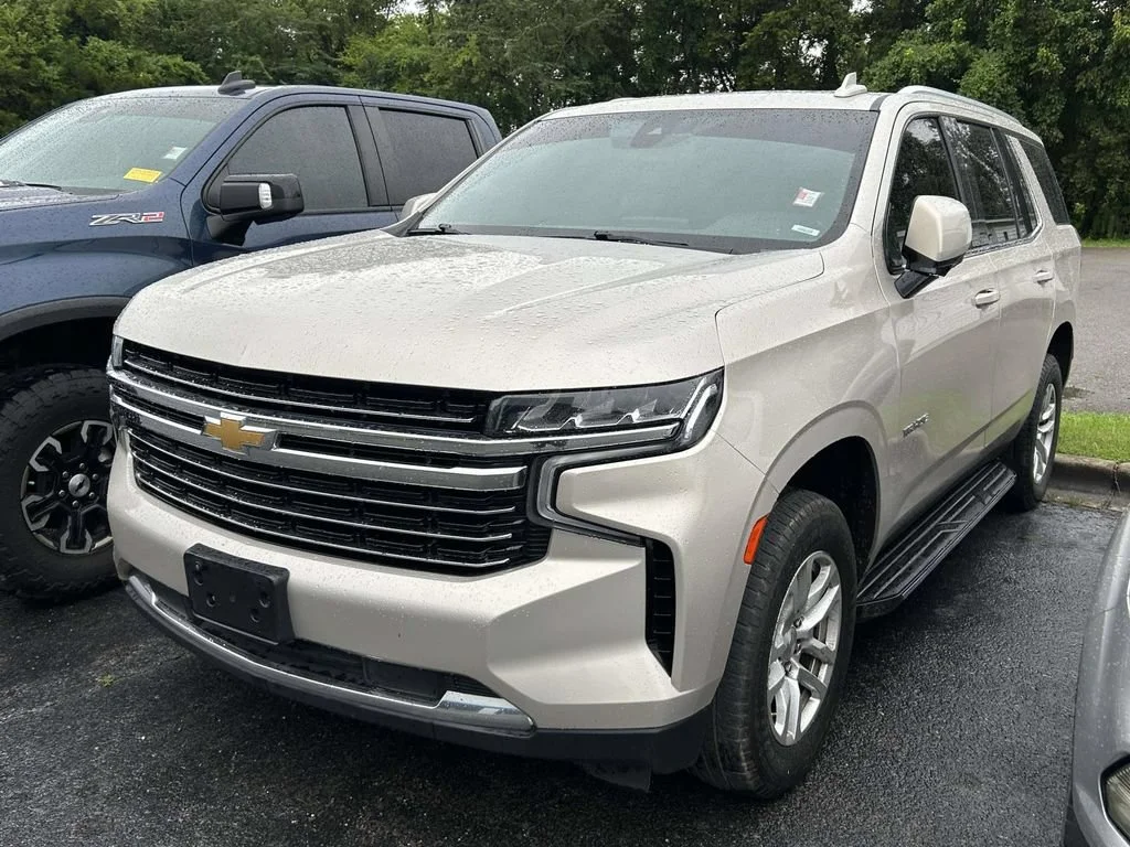 Used 2021 EMPIRE BEIGE METALLIC Chevrolet LT image 6