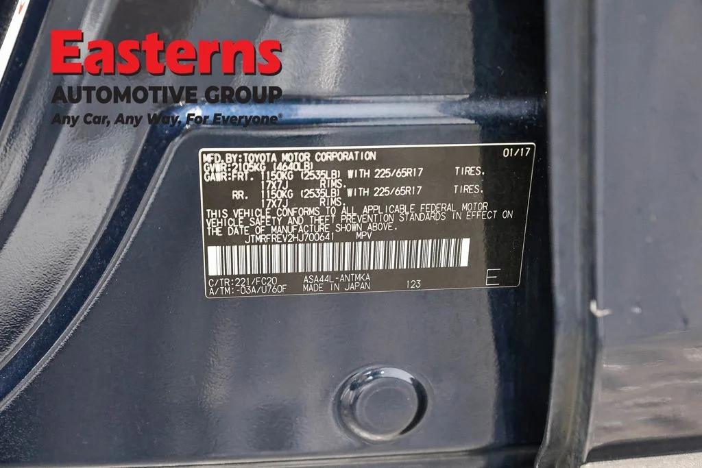 Used 2017 Blue Toyota XLE image 39