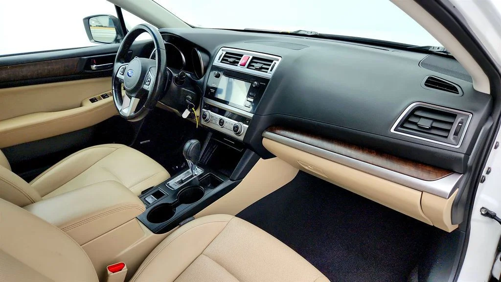 Used 2015 Crystal White Pearl Subaru 4dr Wagon 2.5i Limited PZEV w/ Popular Package #4 image 24