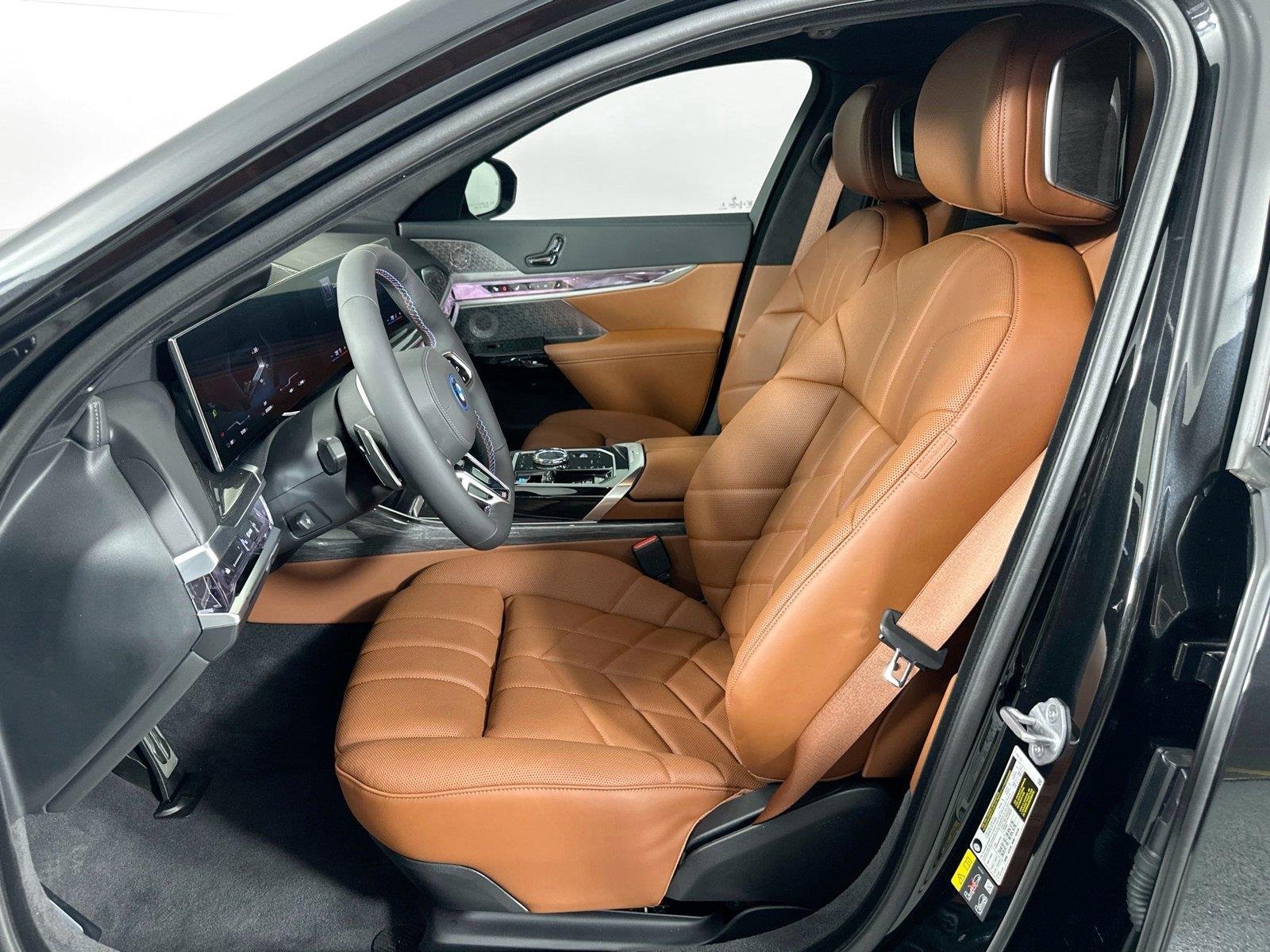 Certified Used 2025 Black Sapphire Metallic BMW M70 image 14