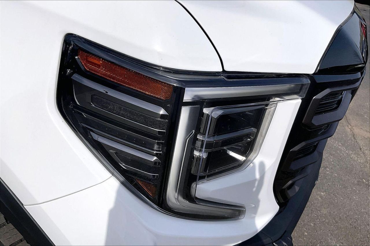 Used 2024 Summit White GMC 4WD Crew Cab Short Box AT4X image 34
