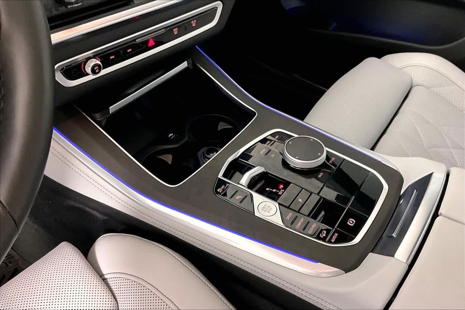 Used 2024 Skyscraper Grey Metallic BMW xDrive40i image 15