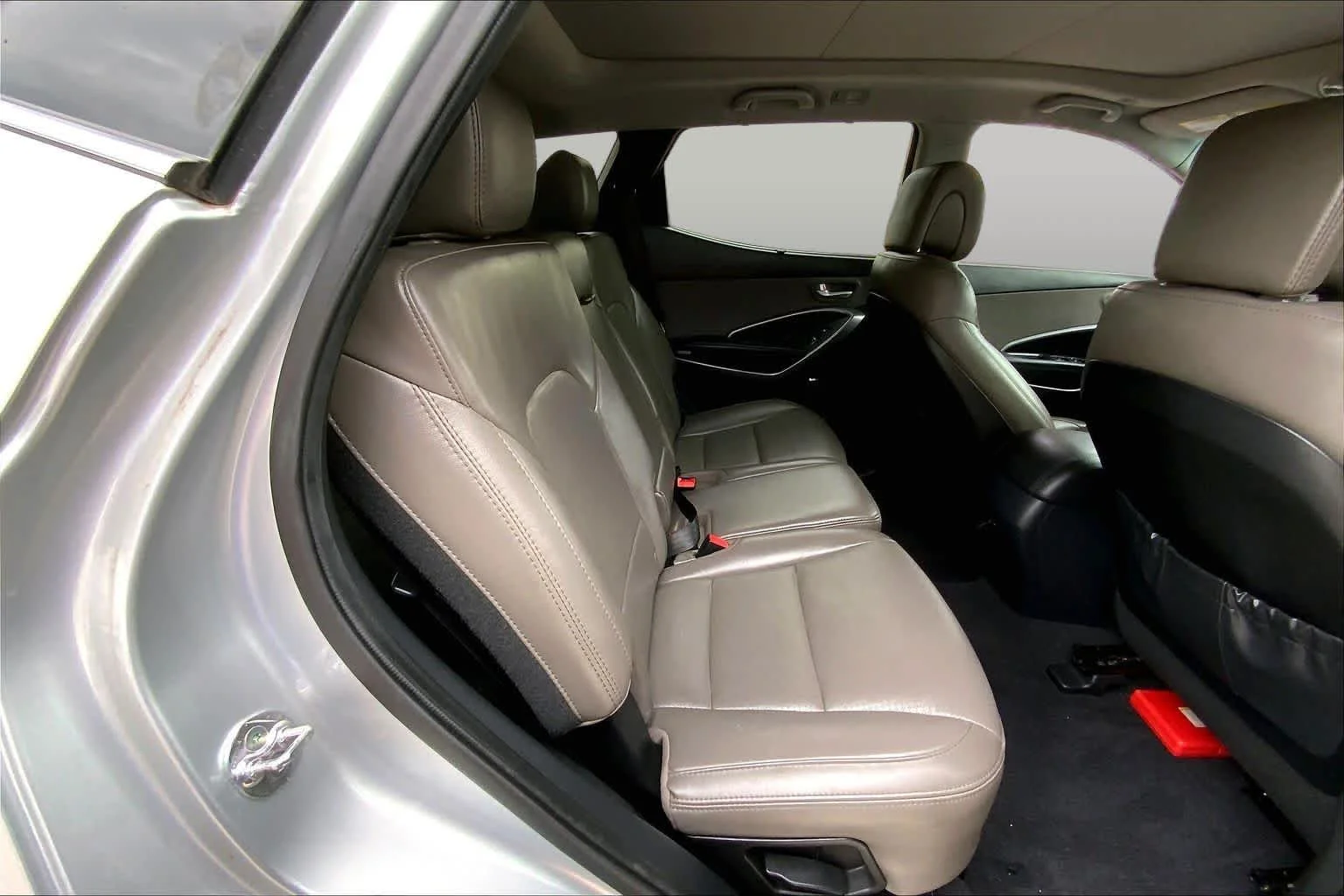 Used 2016 Sparkling Silver Hyundai  image 20