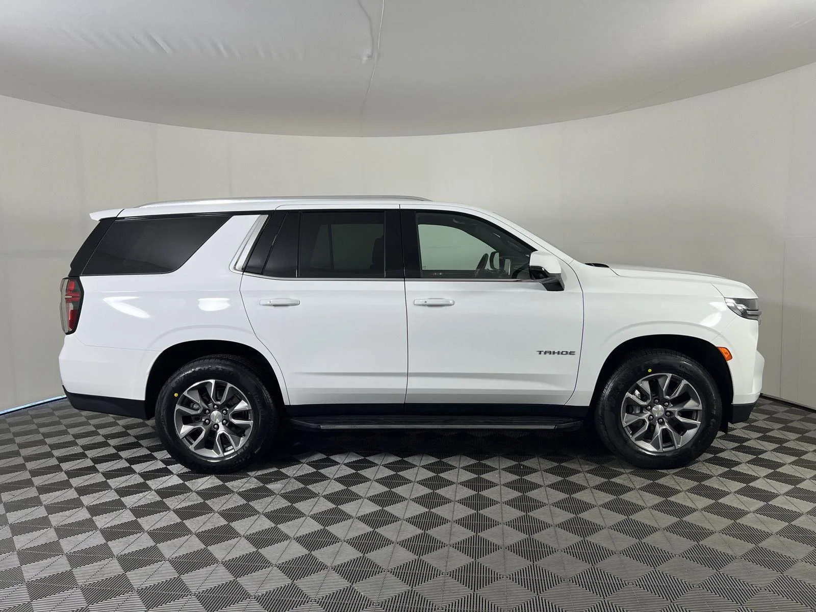Used 2023 Summit White Chevrolet LT image 29
