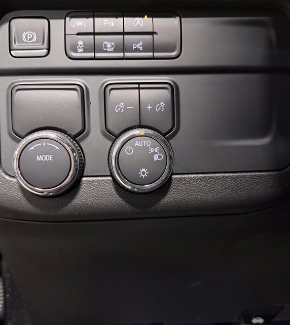 Used 2025 Gray Chevrolet LT image 32