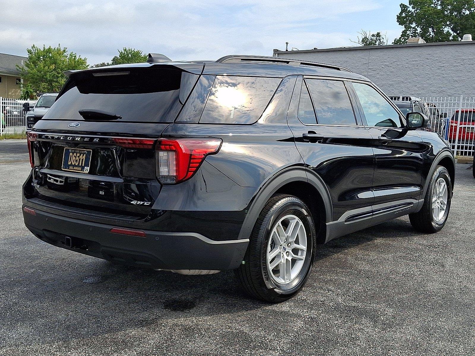 New 2026 Agate Black Metallic Ford Active image 4