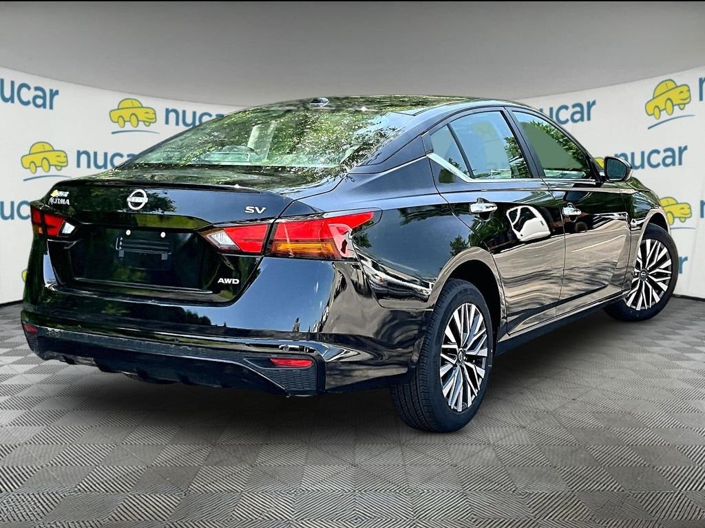 Used 2023 Super Black Clearcoat Nissan 2.5 SV image 6
