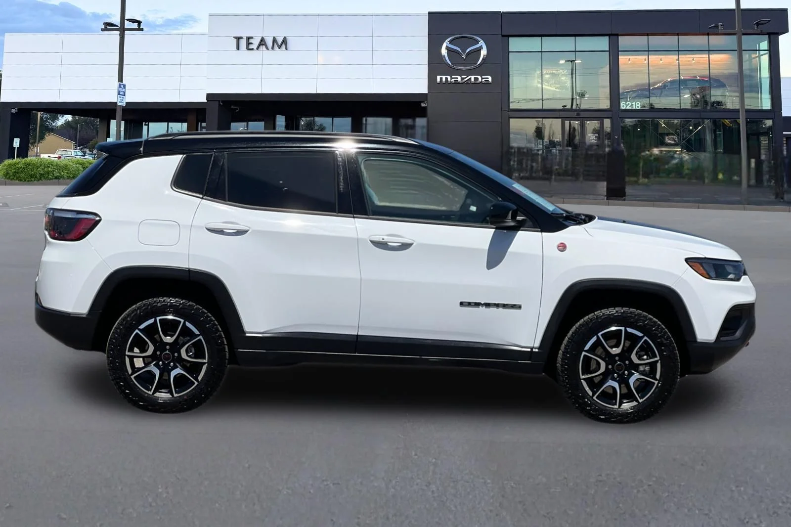 Used 2025 White Jeep Trailhawk image 3