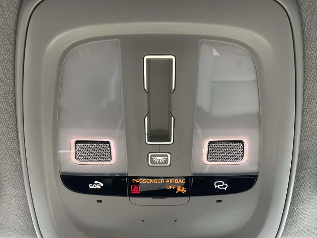 2025 Volvo XC40 Plus - Photo 22