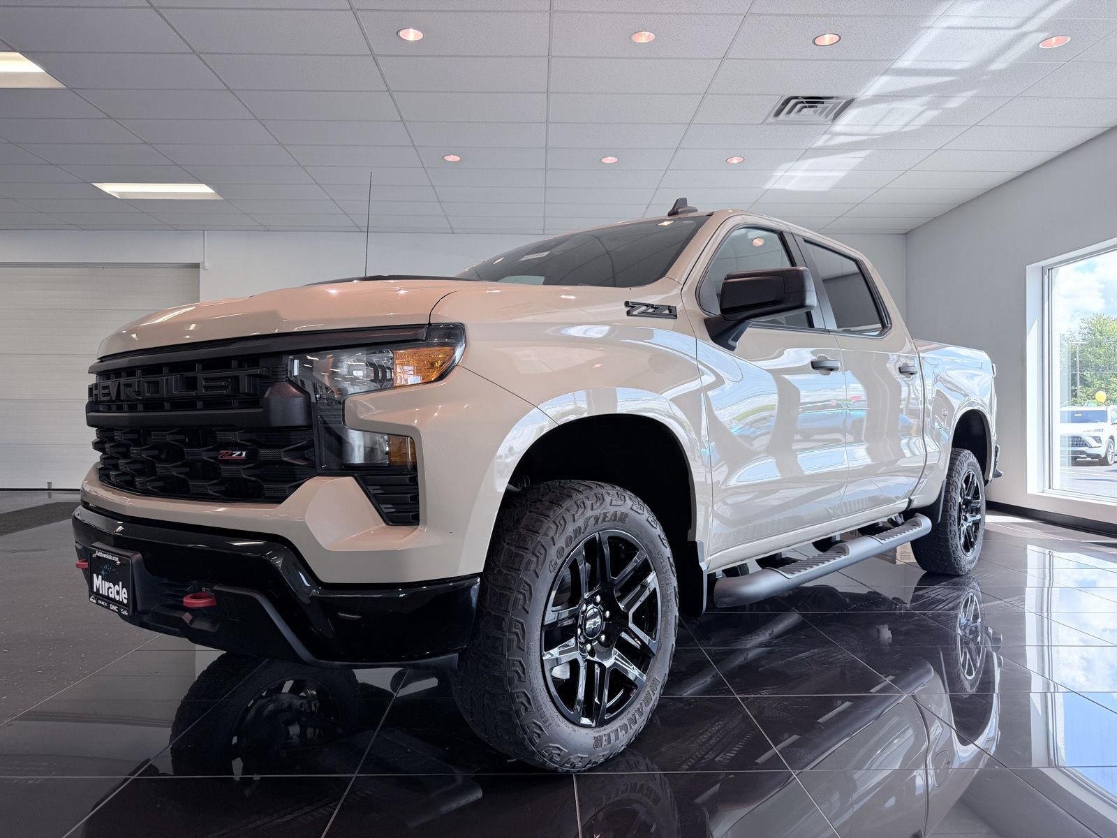 Used 2023 SAND DUNE METALLIC Chevrolet Custom Trail Boss image 3