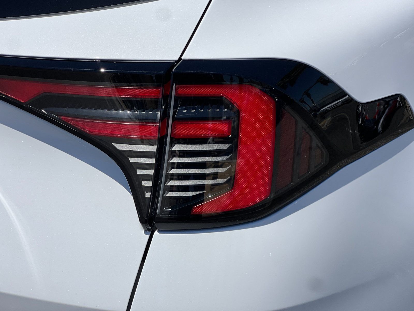 New 2026 Snow White Pearl Kia SX Prestige image 33