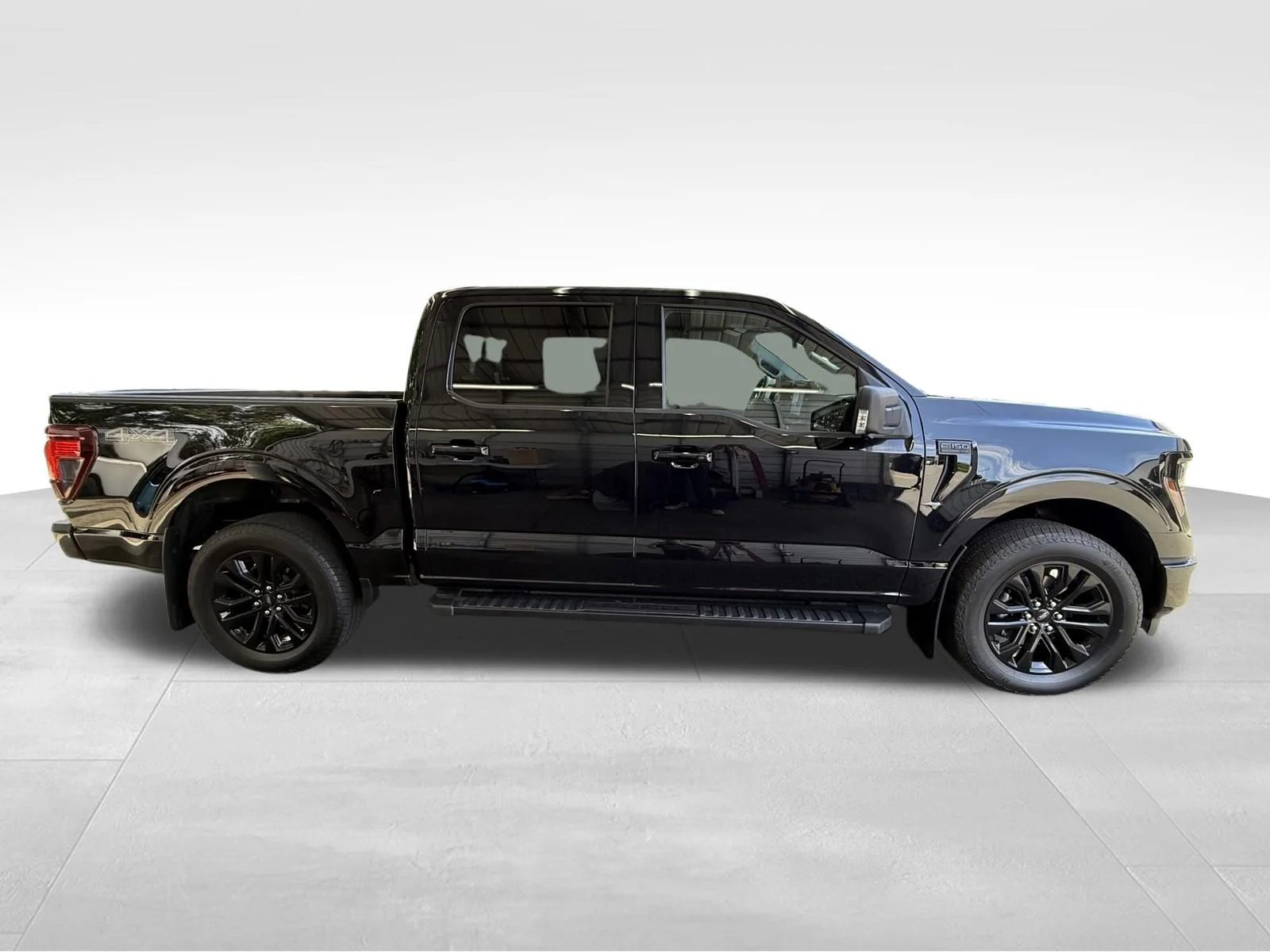 Used 2024 Black Ford XLT image 4