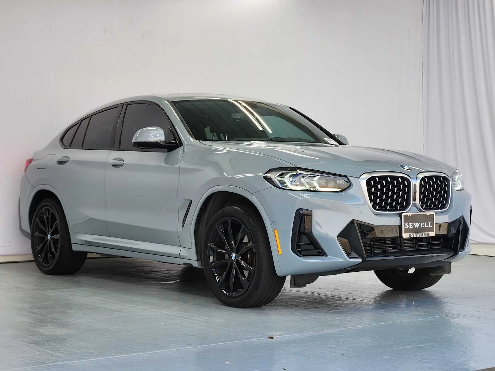 Used 2024 Brooklyn Grey Metallic BMW xDrive30i image 4