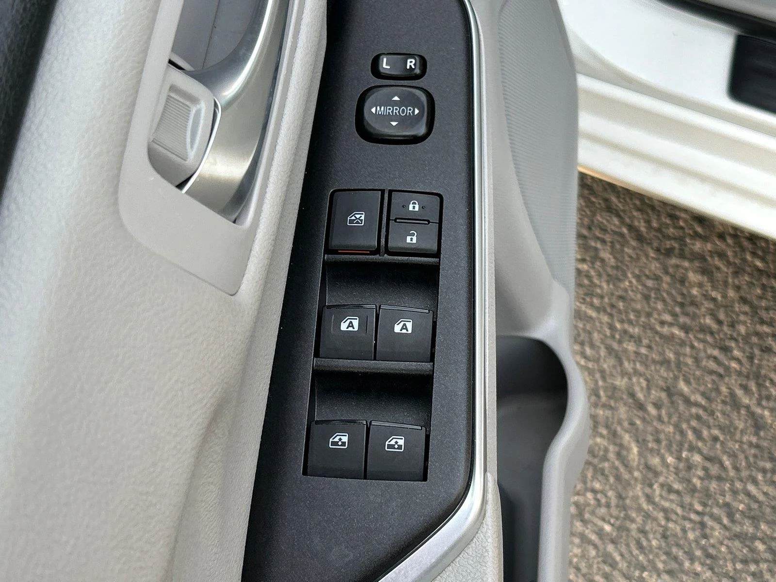 Used 2017 Super White Toyota XSE image 18
