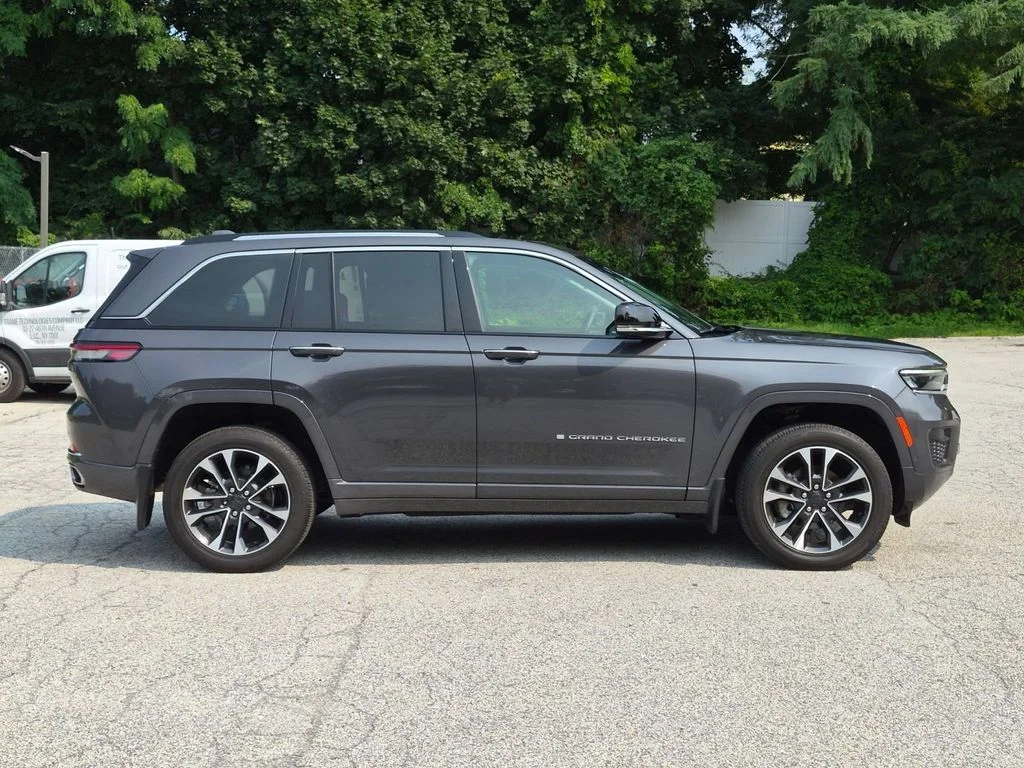 Used 2022 Gray Jeep Overland image 2