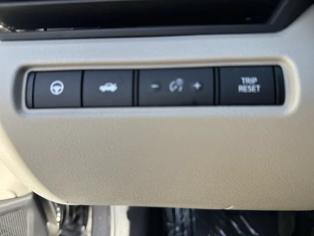 Used 2020 Blue Nissan 2.5 SL image 26