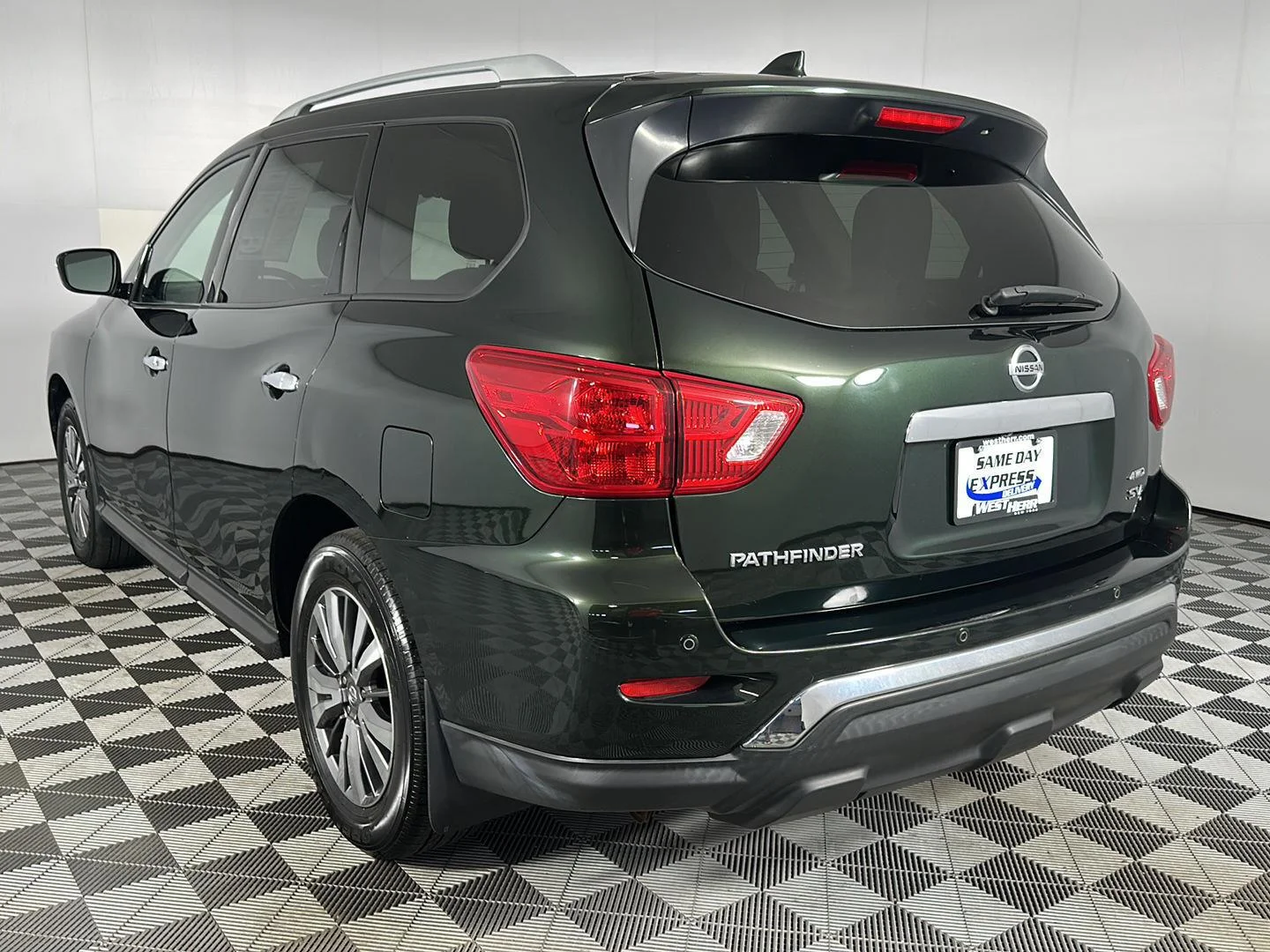 Used 2019 Midnight Pine Metallic Nissan SV image 24