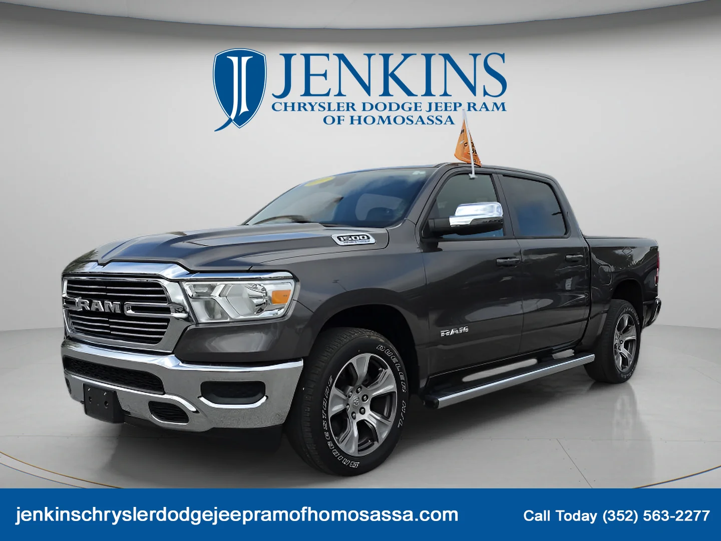 Used 2023 Granite Crystal Metallic Clearcoat Ram Laramie image 11