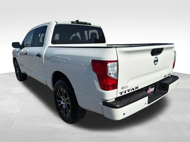 Used 2022 White Nissan SV image 5