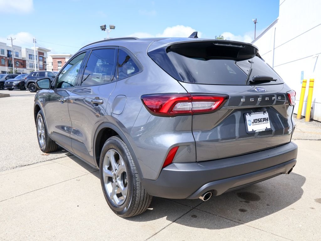 Used 2025 Gray Ford ST-Line Select image 3
