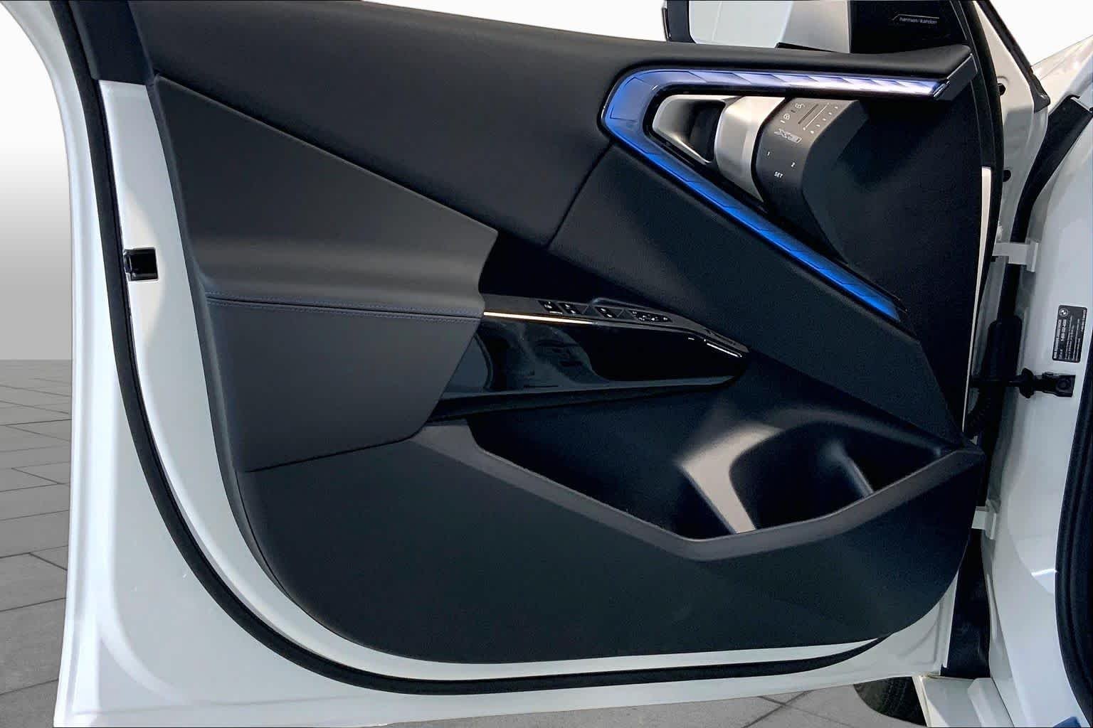 New 2026 Alpine White BMW 30 xDrive image 10