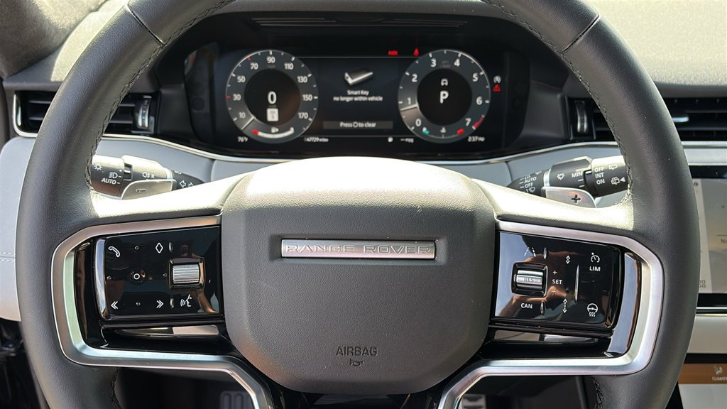 Used 2023 Black Land Rover R-Dynamic SE image 16