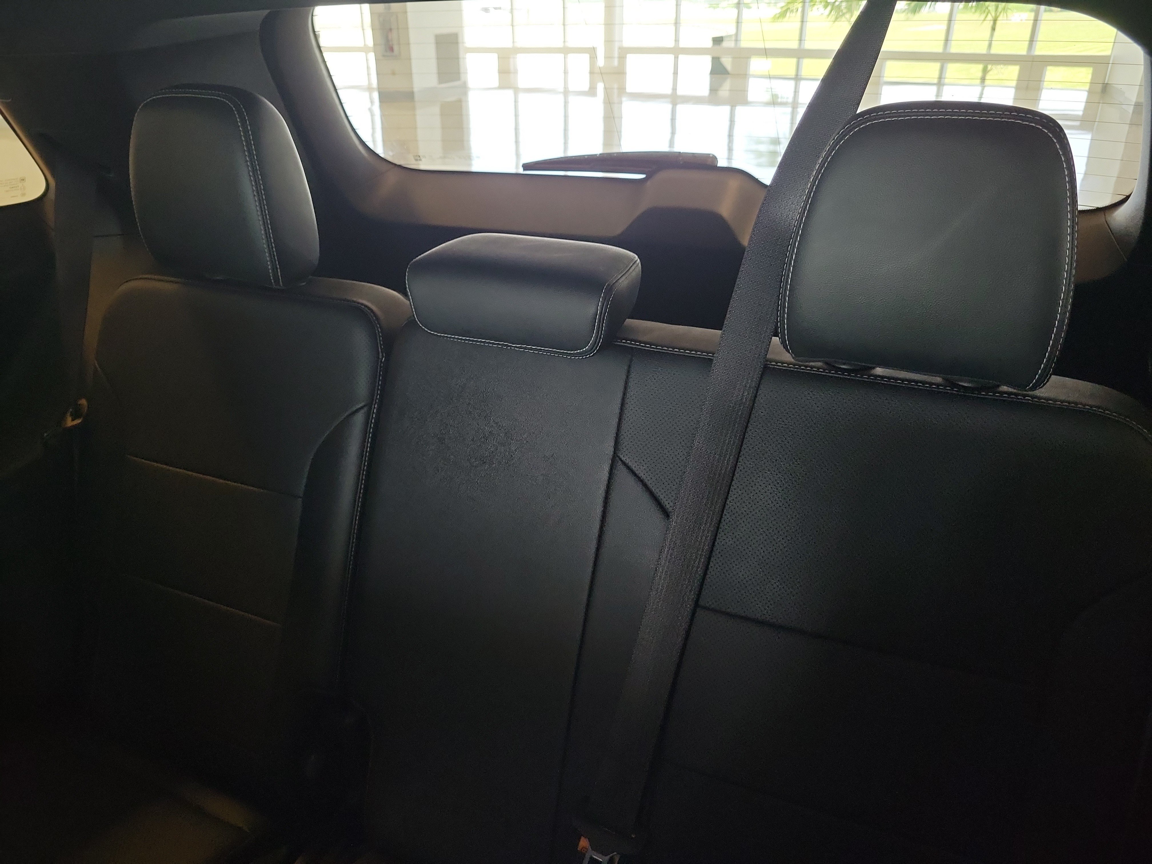 Used 2024 Iridescent Pearl Tricoat Chevrolet FWD LT image 16