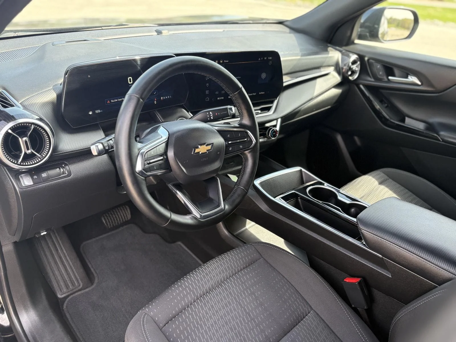 2025 Chevrolet Equinox LT - Photo 11